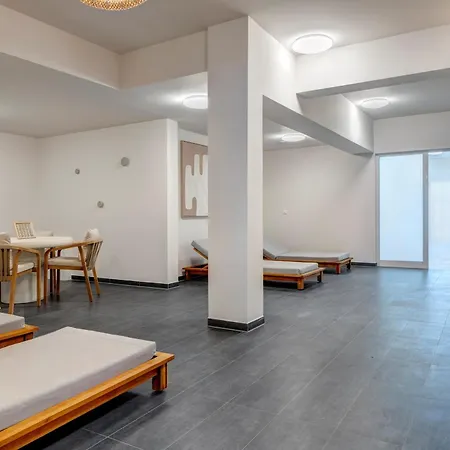 Apartment B 8 